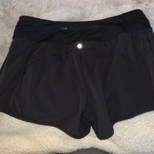 Lulu lemon speed up shorts